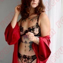 Массажистка Мия