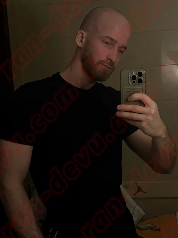 Массажист Михаил в Москве - База эротического массажа Рандеву