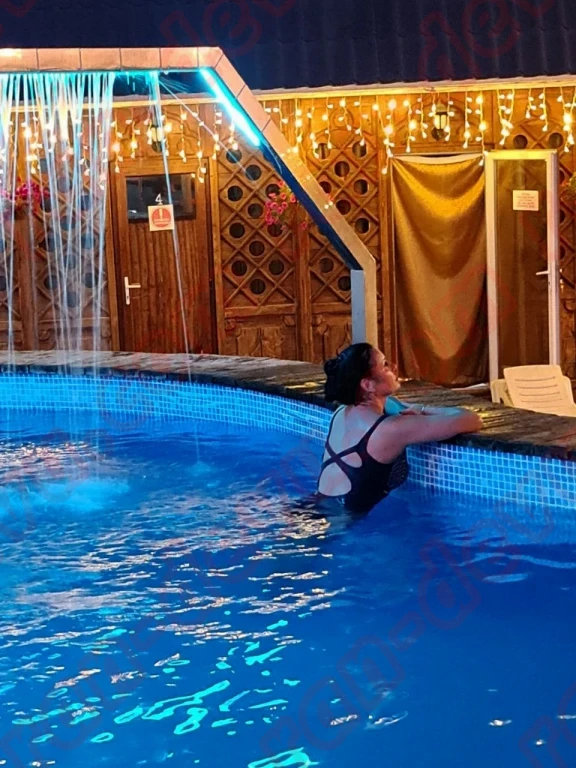 Массажистка Милана в Ессентуках - База эротического массажа Рандеву